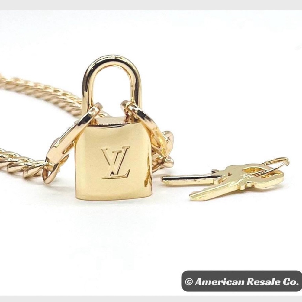 Louis Vuitton LV #318 Gold Lock Vintage and Rare PadLock Lock 2 Keys Necklace